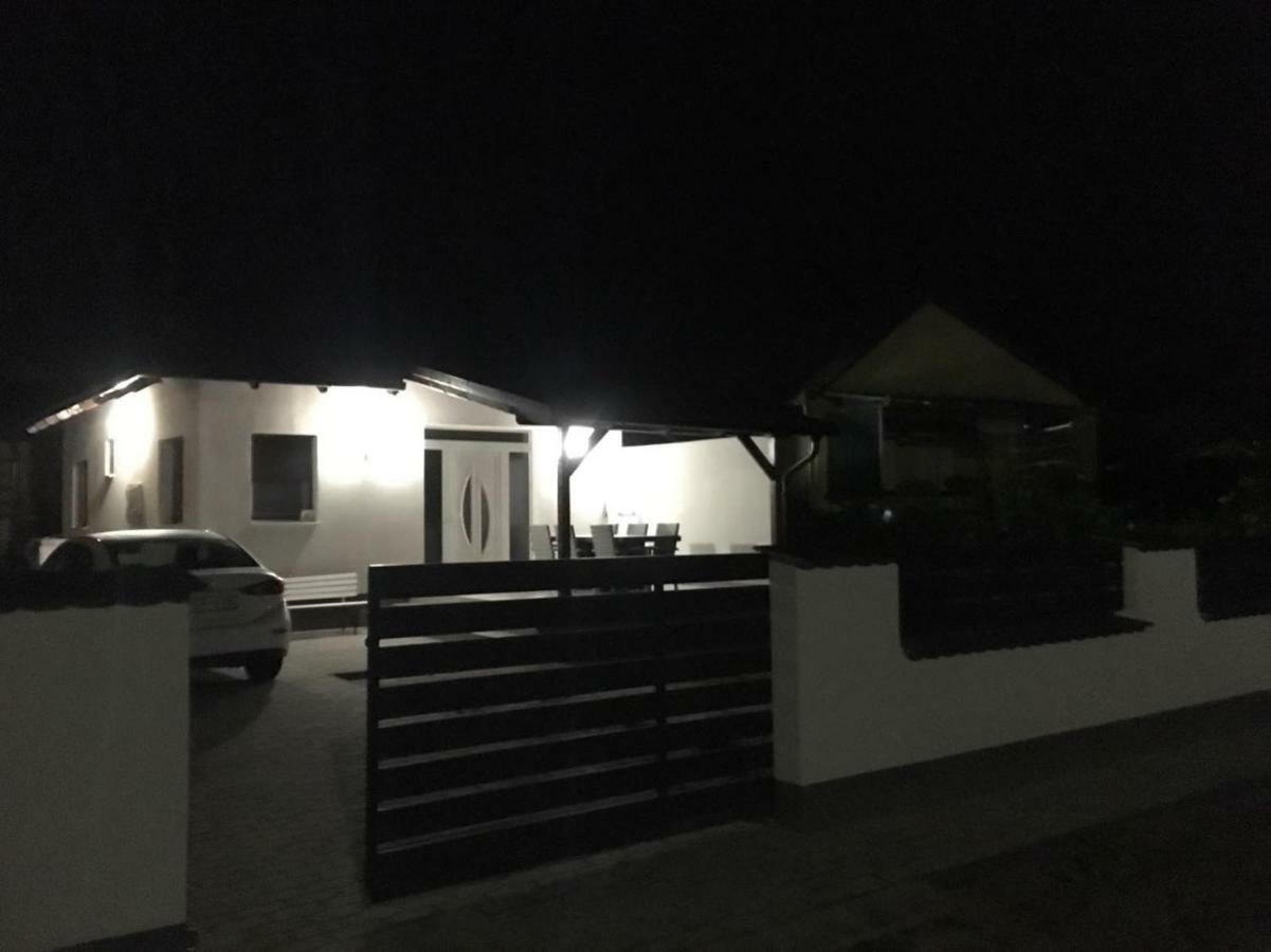 Tisza Dream Apartman Tiszakécske Exterior foto